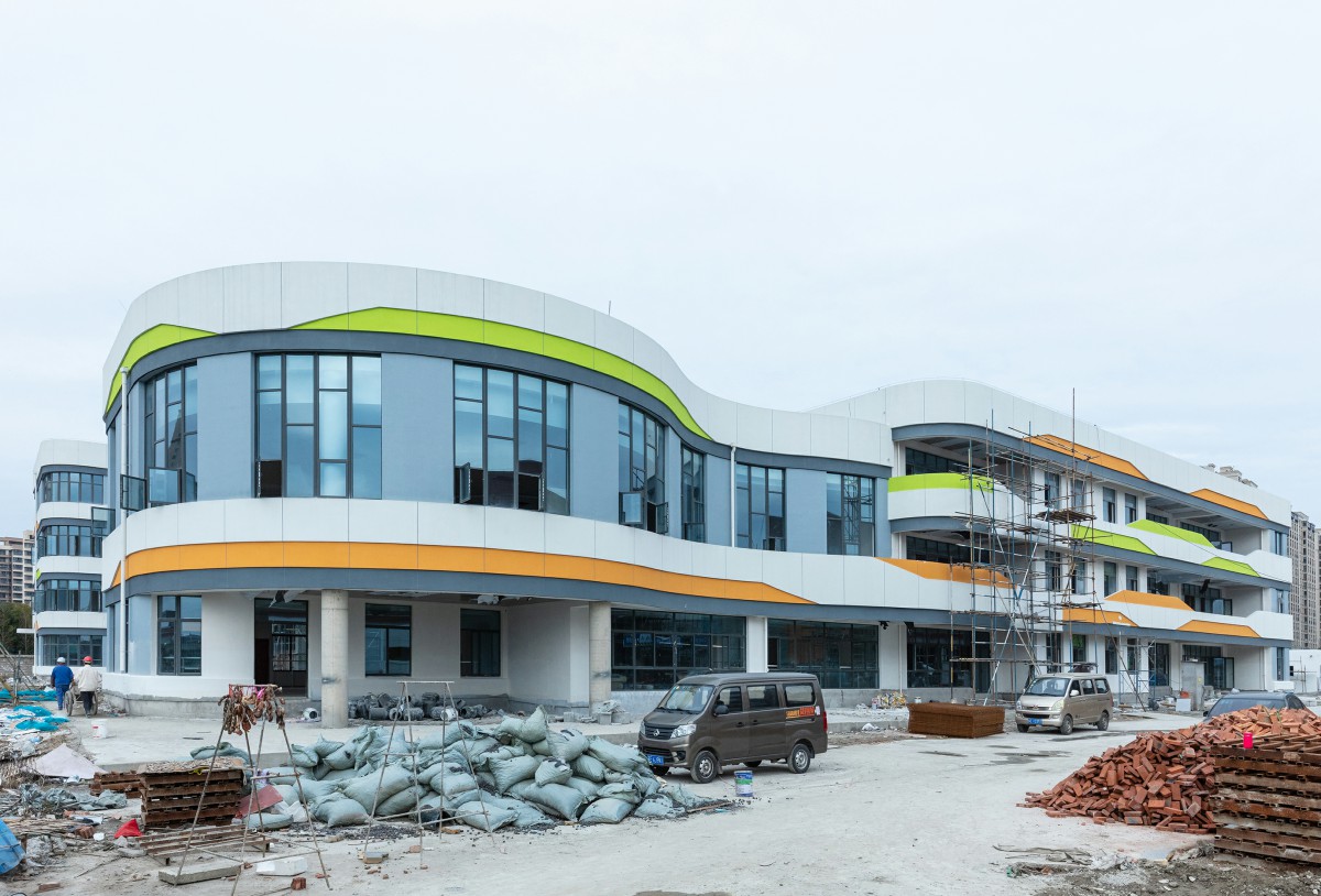 常熟市凯文小学钢结构、幕墙、门窗工程